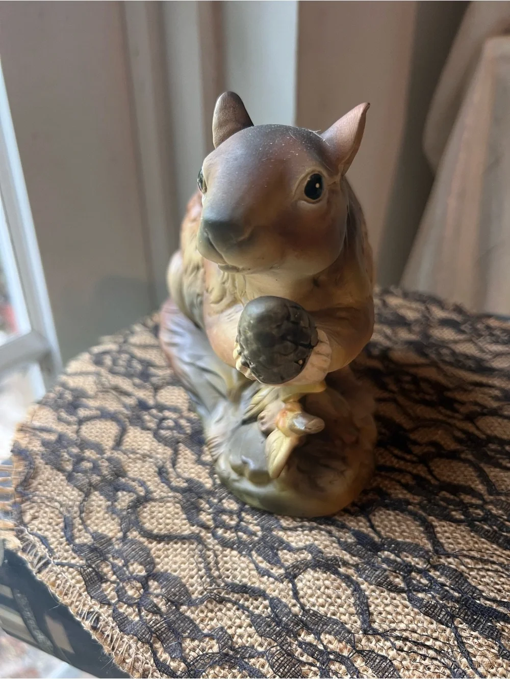 Hand-Painted Vintage Squirrel planter -Very good condition please view all pics